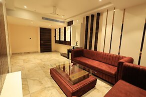 Krishna Hotel And Resort