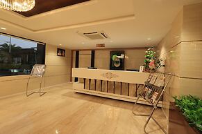 Krishna Hotel And Resort