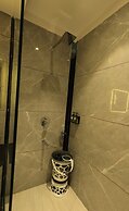 Krishna Hotel And Resort