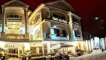 Le Petit Paris Hotel