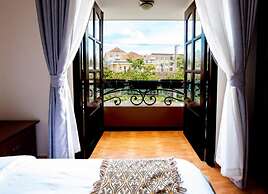 Le Petit Paris Hotel