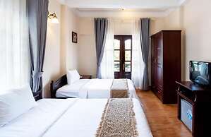 Le Petit Paris Hotel