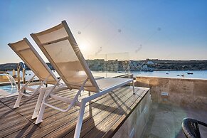 Luxury House With Pool