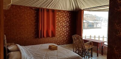 Glamping at wadi rum under the sun