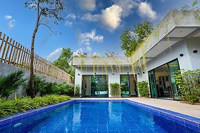 Rainforest Hotel by NSUN