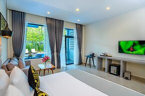 Rainforest Hotel by NSUN