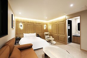 Mari Hotel Chungju