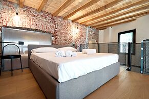 Lancetti Stylish Loft
