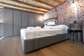 Lancetti Stylish Loft