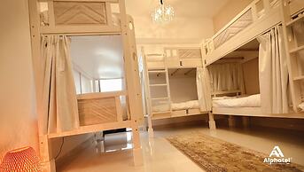 Alphatel Beach Hostel JBR