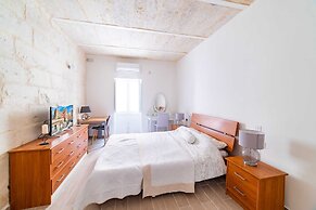 Central Valletta Townhouse