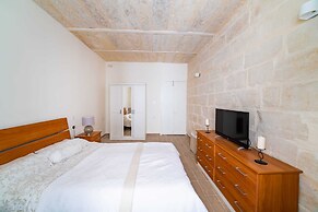 Central Valletta Townhouse