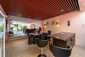 3 BR Pool Villa in Great Location BUB