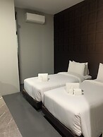 515 VICTORY Hotel