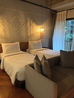515 VICTORY Hotel