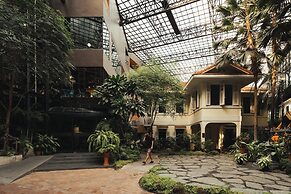 515 VICTORY Hotel