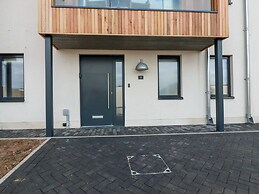 Porth Beach Villa