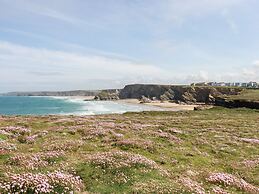 Porth Beach Villa