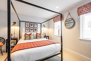 Porth Beach Villa