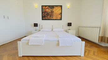 Apartment Reful
