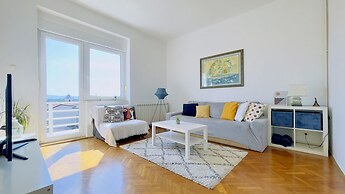 Apartment Reful