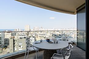 Bat Yam Luxury with Terrace & Sea View
