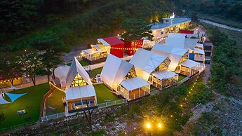 Gapyeong Iseom Poolvilla Pension