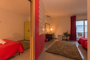 Delta rooms