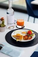 J Maluni City Hotel