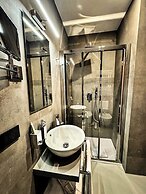 J Maluni City Hotel
