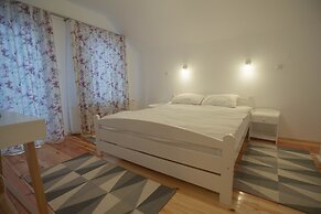 Pensiunea Livada Amely