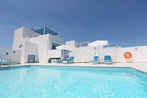 Xenos Villa 5 With a Private Pool Near the sea