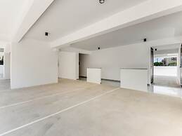Sanders Crystal 2 - Popular Studio With Shared Rooftop