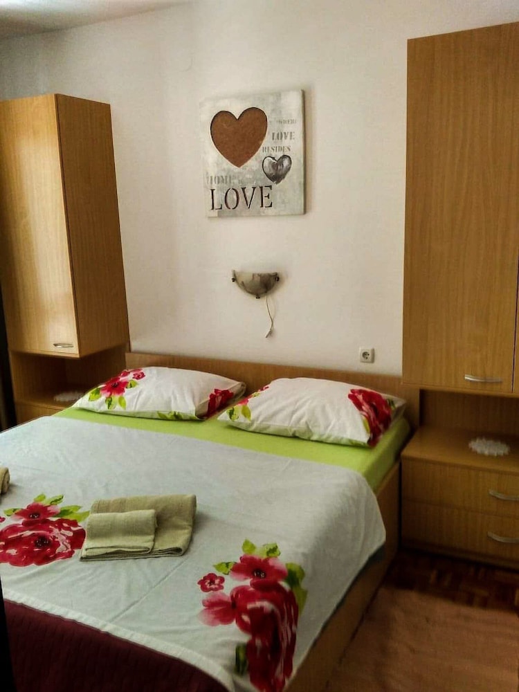 Apartments Snjezana