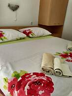 Apartments Snjezana