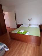 Apartments Snjezana