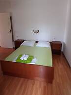 Apartments Snjezana