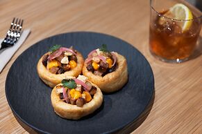 Moxy Halifax Downtown