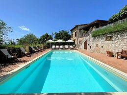 Torretta Sleeps 5 With Pool and Exclusiv