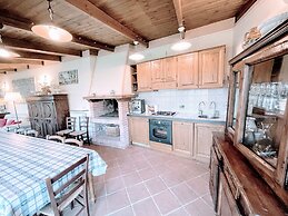 Torretta Sleeps 5 With Pool and Exclusiv