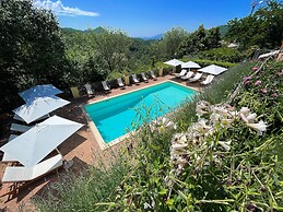 Torretta Sleeps 5 With Pool and Exclusiv