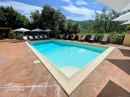 Torretta Sleeps 5 With Pool and Exclusiv