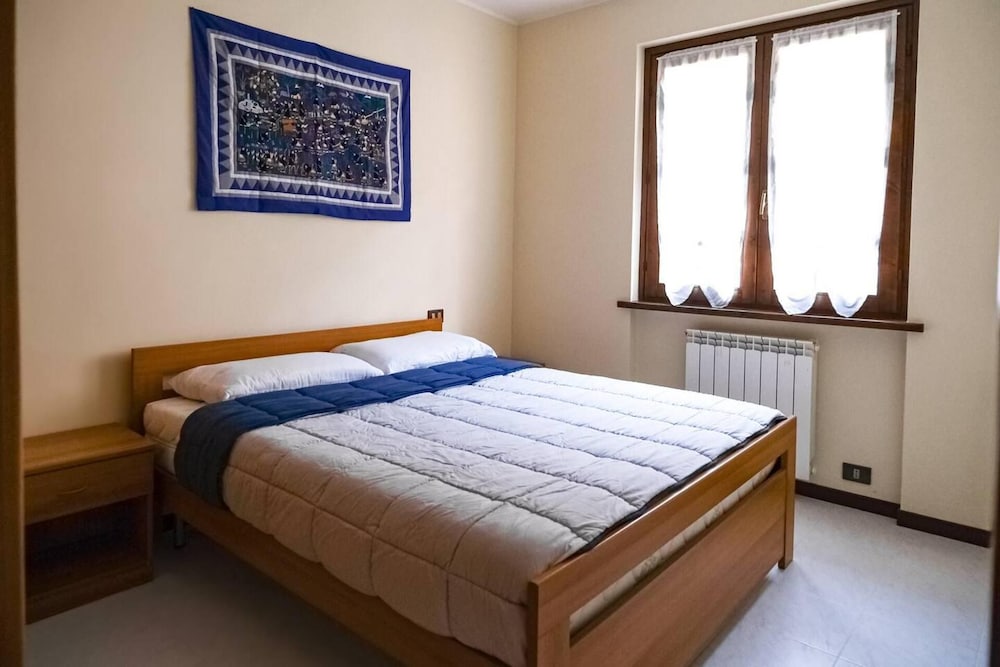 Inviting 1-bed Apartment With Box and Seeviews
