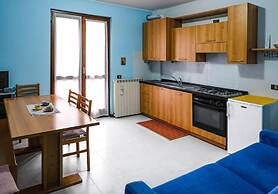 Inviting 1-bed Apartment With Box and Seeviews
