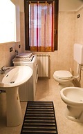 Inviting 1-bed Apartment With Box and Seeviews