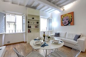 Central Duomo Apartment With Fast Wifi