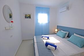 Xenos Villa 6 With a Private Pool Near the sea