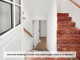 Charm 1 - Chic 2-bdr Apt With Shared Garden