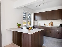 Charm 1 - Chic 2-bdr Apt With Shared Garden
