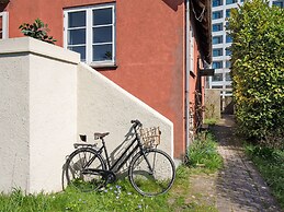 Charm 1 - Chic 2-bdr Apt With Shared Garden